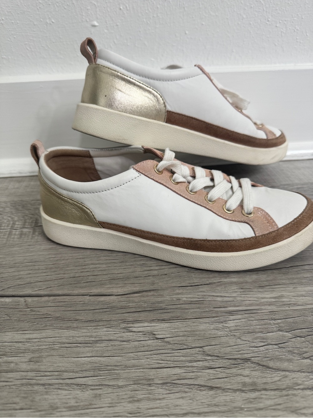 Vionic Winny Leather Sneakers Womens Size 7.5 White Gold Rose